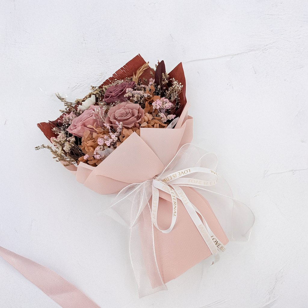 Bukiet Premium w pudełku - EVERGIVE – A Lasting Gesture – Powder Charm